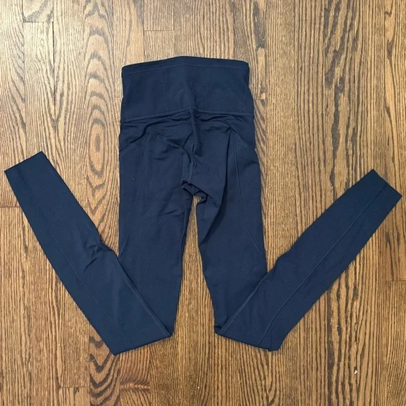Navy Lululemon leggings - Picture 3 of 4